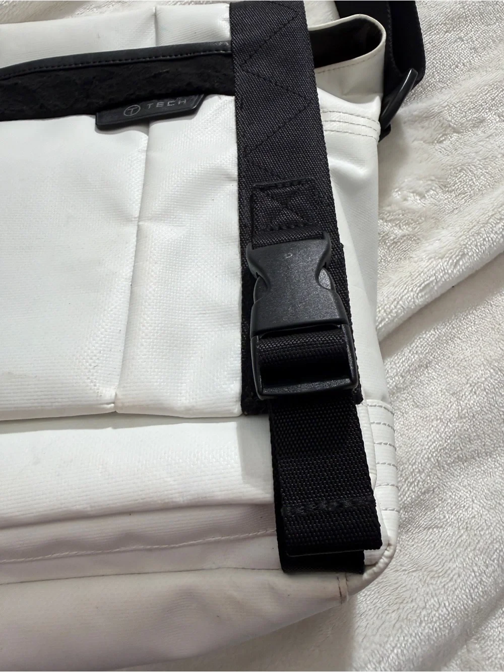 T-Tech by TUMI White Tactical Technical Messenger Bag Crossbody Techwear 59671WT